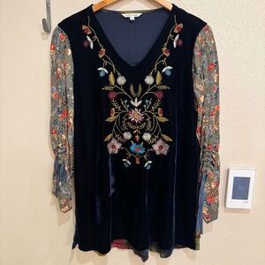 John Mark Velvet Embroiderd Tunic Top Navy S